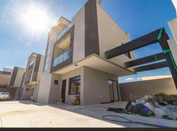 Casa de 3 quartos, Curitiba · Sobrado em Condomínio de 133,92 m², 3 quartos, 3 suítes, 2 vagas de garagem à venda em Hauer