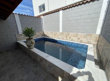 Casa de 2 quartos, Itanhaém · Casa com piscina e área gourmet em Itanhaém.