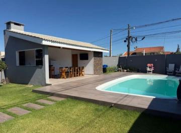 Casa de 3 quartos, Campo Largo · CASA TÉRREA COM MUITO ESPAÇO, JARDIM, CHRRASQUEIRA, PISCINA E MUITO MAIS!!!
