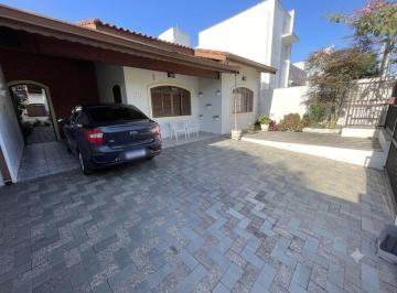 Casa de 4 quartos, Peruíbe · Casa na praia com 4 quartos e churrasqueira em Peruíbe.