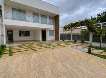 Casa de 4 quartos, Taguatinga · Casa de 385 m² com 4 quartos à venda em Taguatinga Sul
