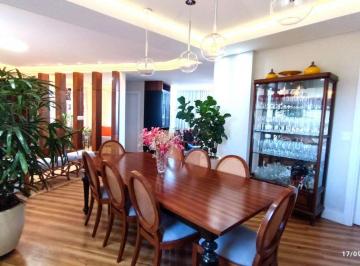 Apartamento de 4 quartos, Cascavel · Apartamento no Country com elevador panorâmico, 239m² útil com 4 suítes e com 4 garagens