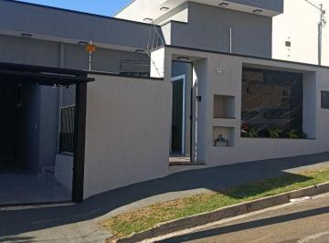 Casa de 3 quartos, Pouso Alegre · Ótima casa pronta para morar