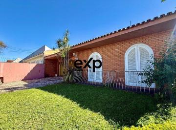 Casa · 306m² · 3 Quartos · 4 Vagas · Casa Térrea à Venda no Tarumã, Curitiba - 300 m², 3 Quartos, 1 Suíte e 4 Vagas