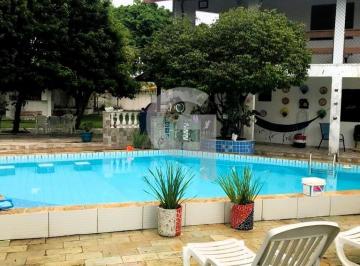 Foto 01 · Excelente chácara no Cond. Pq do Jacuípe com 3 suítes, área verde e piscina.