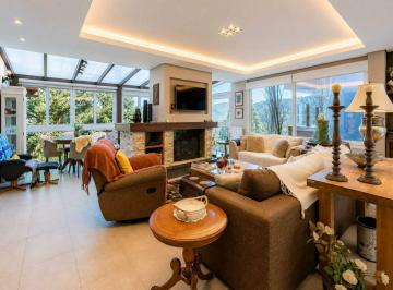 Casa · 400m² · 3 Vagas · CASA ALTO PADRÃO MOBILIADA À VENDA COM 5 SUÍTES