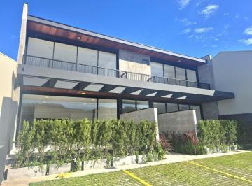 Apartamento · 90m² · 2 Quartos · 1 Vaga · Apartamento no centro de Garopaba com 2 dorms (suíte)!