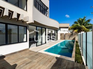 Casa · 322m² · 4 Quartos · 4 Vagas · Casa de esquina Jardins Lisboa 4 suítes