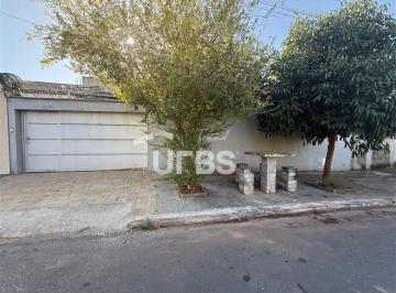 Casa · 112m² · 3 Quartos · 2 Vagas · Casa térrea frente praça