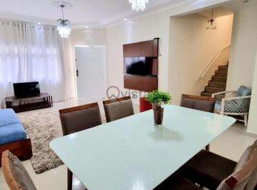 Casa · 210m² · 4 Quartos · 2 Vagas · Casa em Jardim Las Palmas - Guarujá
