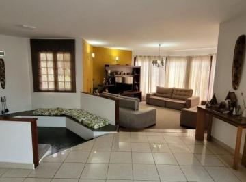 Casa de 4 quartos Venda R$ 1.590.000 · Sobrado à venda no Parque dos Príncipes com 4 quartos e 6 vagas no Butantã. FL64