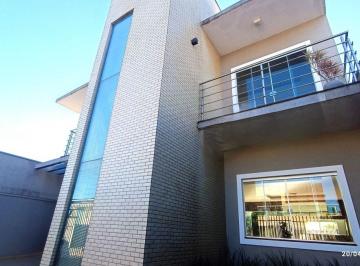 Casa de 4 quartos, Cascavel · SOBRADO COM DUAS SÚITES E BOA SOBRA DE TERRENO