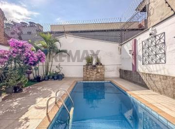 Casa · 400m² · 4 Quartos · 4 Vagas · Imóvel versátil de 400 m²: residencial ou comercial com piscina e área gourmet na Penha