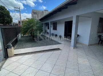 Foto 01 · Casa à venda em Blumenau-SC, no bairro Passo Manso: 3 quartos, 1 suíte, 2 banheiros, 2 vagas de gara
