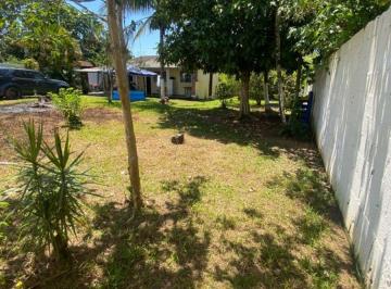 Rural de 3 quartos, Peruíbe · Chácara com 3 quartos e espaço para piscina em Peruíbe.