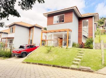 Casa de 2 quartos, Petrópolis · Casa para venda dentro de condomínio em Bonsucesso