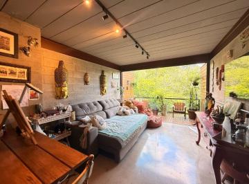 Apartamento de 4 quartos, Petrópolis · Loft para venda dentro de condomínio em Itaipava