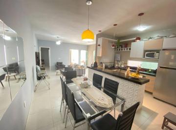 Casa de 3 quartos, Suzano · Sobrado à venda em Jardim Quaresmeira em Suzano bem localizado