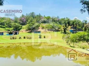 Foto 01 · Sitio com lago e piscina