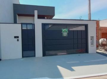 Foto 01 · Casa à venda em Indaiatuba-SP: 3 quartos, 1 suíte, 1 sala, 1 banheiro, garagem e 105 m² de área no J
