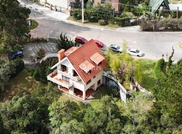 casa-para-locacao-no-jardim-belvedere-em-campos-do-jordao-sp · Casa / Locação