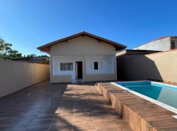 Foto 01 · Casa à venda em Itanhaém-SP, bairro Gaivota: 2 quartos, 1 suíte, sala, banheiro, 3 vagas, 135m². Ven