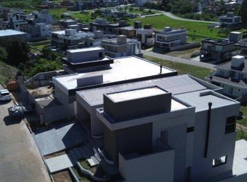 Casa · 546m² · 4 Quartos · 4 Vagas · Luxuosa Residência no Condomínio Jardim Ingleses - Florianópolis