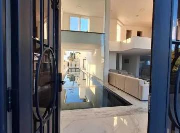 Casa de 4 quartos, Mogi das Cruzes · Casa para venda em Jardim Aracy de 817.00m² com 4 Quartos, 4 Suites e 11 Garagens