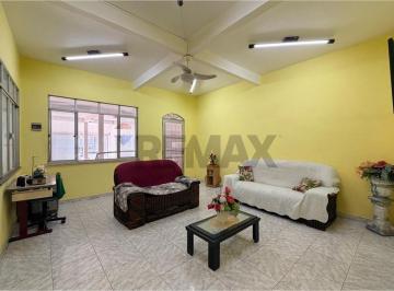 Apartamento · 594m² · 3 Quartos · 3 Vagas · Casa Triplex no Betânia: Espaço e Conforto