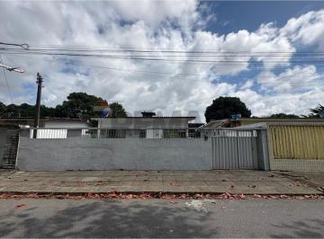 Casa · 4 Quartos · 4 Vagas · Casa com 4 quartos, 3 banheiros, 1 suíte, terraços, jardim.