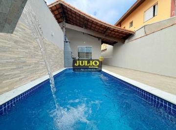 Casa · 67m² · 2 Quartos · 2 Vagas · Casa com Piscina e Churrasqueira à Venda em Vera Cruz – Mongaguá | Pista 2