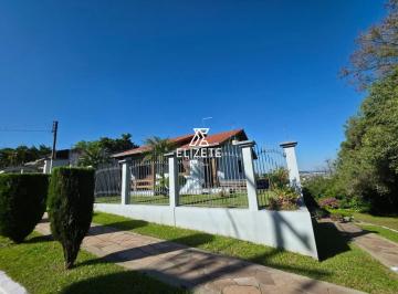 Casa · 3 Quartos · 2 Vagas · Casa com Móveis Planejados e Quiosque em Novo Hamburgo