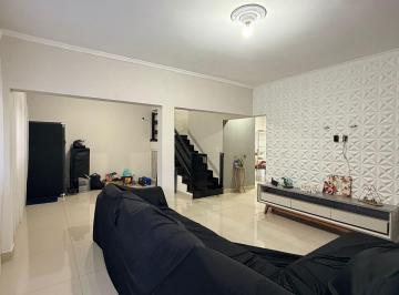 Casa · 253m² · 3 Quartos · 4 Vagas · Sobrado à Venda em Itaquera com Suíte, Quintal e 4 Vagas