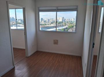 Apartamento · 32m² · 2 Quartos · Apartamento reformado de 2 quartos com 32m² na Vila Anastácio