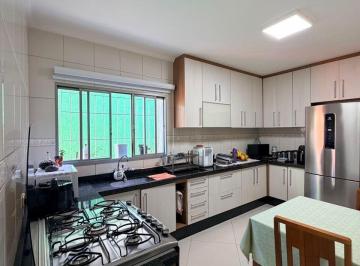 Casa · 150m² · 4 Quartos · 2 Vagas · Sobrado 150m² com 4 Dormitórios sendo 2 suites e 2 Vagas na Vila Ede