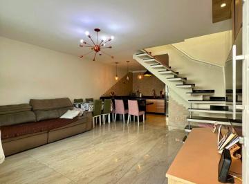 Casa · 100m² · 2 Quartos · 1 Vaga · Sobrado 2 Suítes com Planejados – 100m²