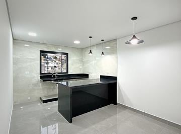 Casa · 133m² · 3 Quartos · 2 Vagas · Sobrado moderno com 3 suítes e 2 vagas em Vila Roque – 133m²