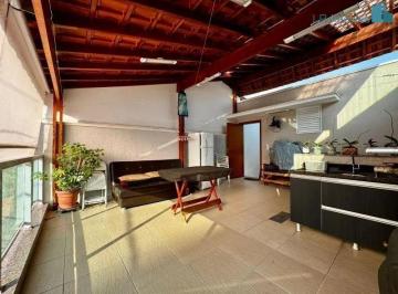 Casa · 110m² · 3 Quartos · 2 Vagas · Sobrado com 3 Suítes e 2 Vagas à Venda – 110m²