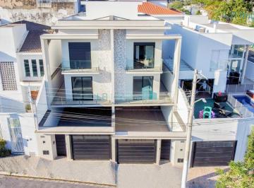 Casa · 220m² · 3 Quartos · 4 Vagas · Sobrado Alto Padrão 3 Suítes, 4 Vagas e Área Gourmet Completa