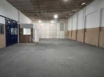 Foto 02 · Aluguel de Galpão Comercial de 220m² em Sorocaba-SP, no Bairro Ipanema do Meio: 2 Salas e 3 Banheiro