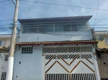 Casa · 98m² · 2 Quartos · 2 Vagas · Sobrado com 2 suítes e área gourmet na Vila Santa Terezinha – 2 vagas