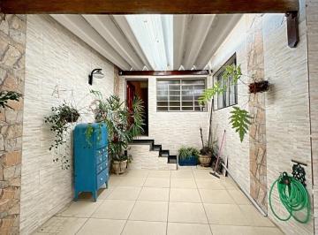 Casa · 154m² · 3 Quartos · 2 Vagas · Sobrado 3 Quartos com Suíte e Varanda Gourmet na Vila Medeiros – 154m²