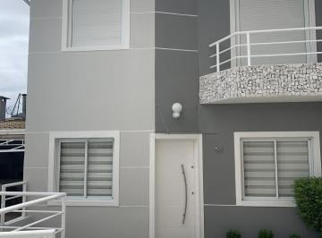Casa · 122m² · 2 Quartos · 2 Vagas · Sobrado à Venda no Jardim Santa Inês | Condomínio Fechado | 123 m²