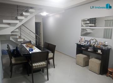 Casa · 170m² · 3 Quartos · 4 Vagas · Sobrado com 3 Suítes, Terraço e Churrasqueira à Venda em Santa Teresinha