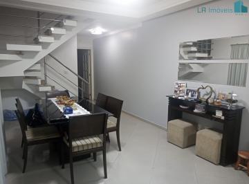 Casa · 170m² · 3 Quartos · 4 Vagas · Sobrado com 3 Suítes, Terraço e Churrasqueira à Venda em Santa Teresinha