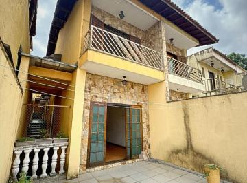 Casa · 173m² · 3 Quartos · 3 Vagas · Sobrado à Venda na Vila Maria Alta com 3 Vagas e Quintal