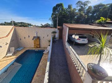 Rural de 3 quartos, Arujá · FINANCIAMENTO BANCARIO ACEITA CHALE AMPLO COM AREA DE 1.000M² EM ARUJA FACIL ACESSO A DUTRA !!!!