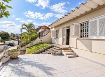 Casa · 243m² · 4 Quartos · 2 Vagas · Casa à venda no Chácara das Pedras, 242,91 m², pátio e garagem para 2 carros