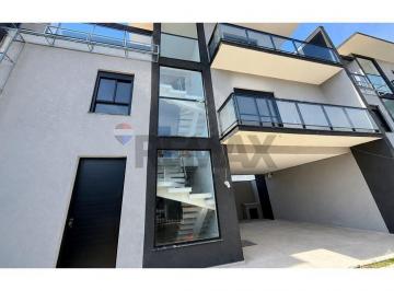 Apartamento · 150m² · 3 Quartos · 2 Vagas · Triplex Moderno com Suíte e 2 Demi-Suítes em São José dos Pinhais
