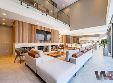 Casa · 412m² · 5 Quartos · 3 Vagas · Casa ampla e aconchegante no Alphaville com piscina e segurança 24h